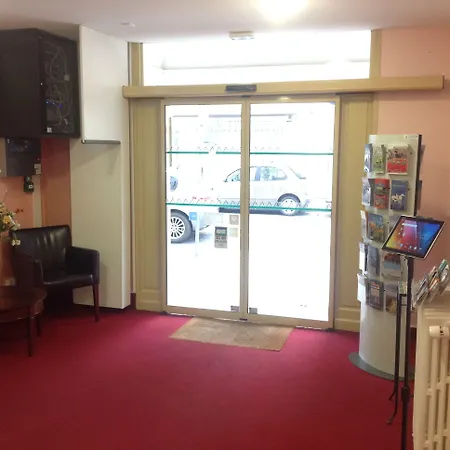 De La Paix 3* كان