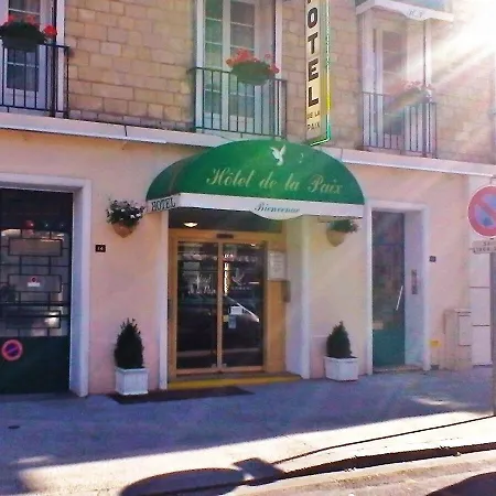 De La Paix 3*