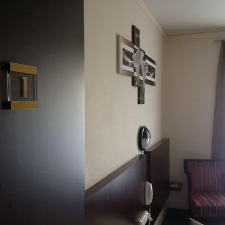 De La Paix Hotel 3*