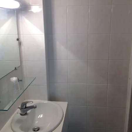 فندق De La Paix 3*