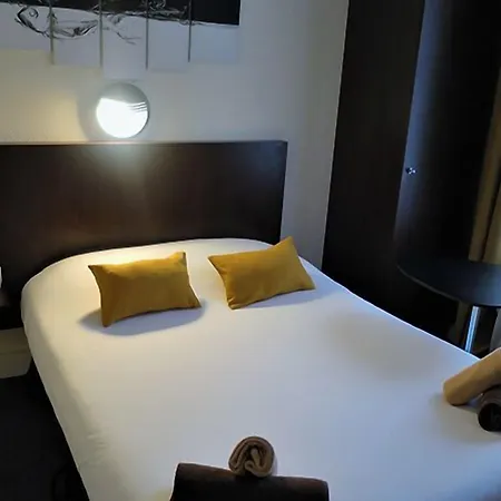 Hotel De La Paix 3*