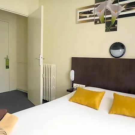 Hotel De La Paix 3*